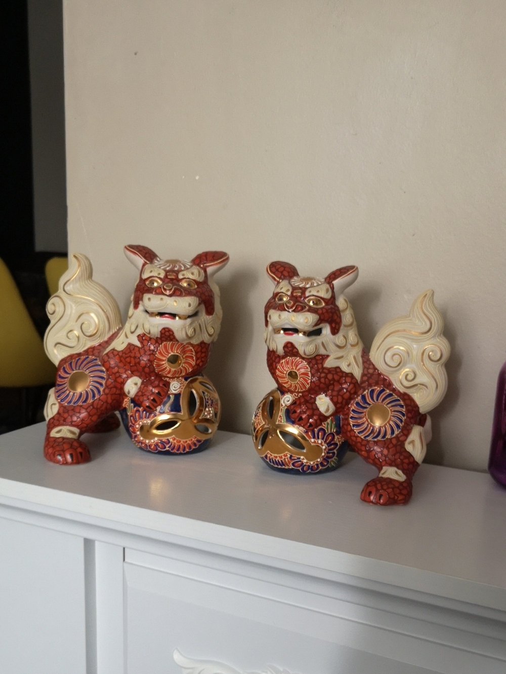 Stunning Set of 2 Foo-Dogs or Lions Book Ends or Fireplace Mantel Hand-painted